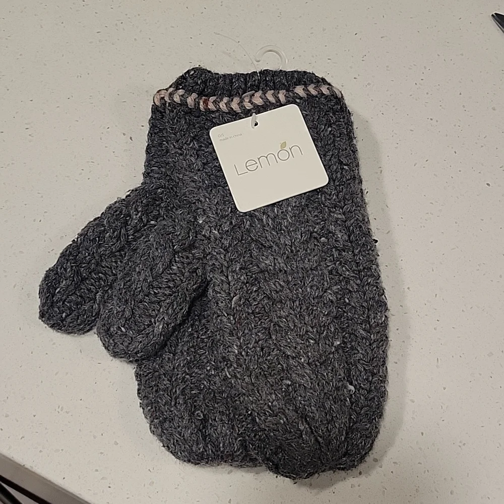 NWT- Lemon Mittens